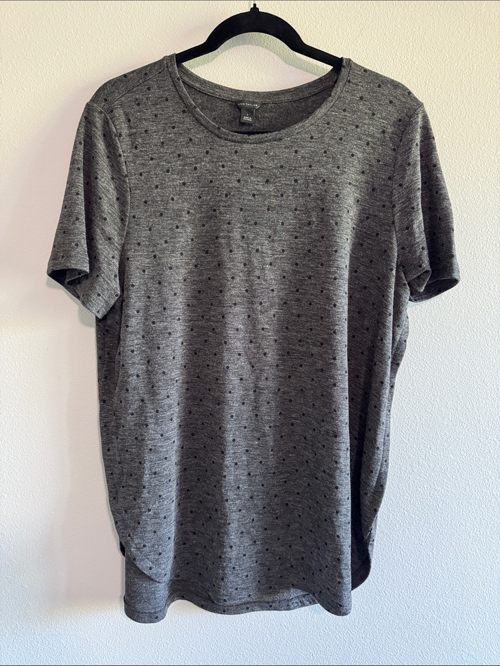 Ann Taylor Gray Short-Sleeve Dot Print Tee